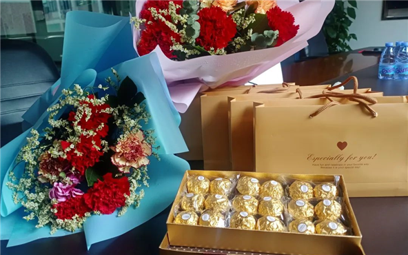 3.8 節(jié)日快樂！