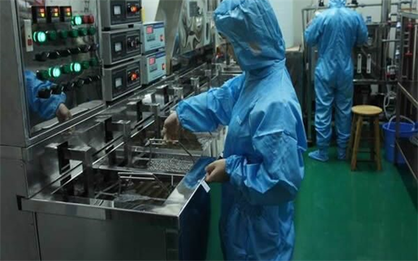 藍(lán)寶石玻璃在化工設(shè)備中的應(yīng)用